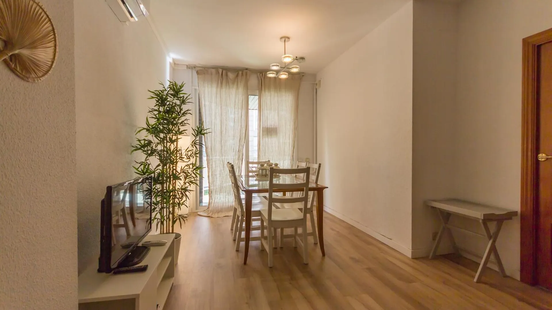 Апартаменты Innouthome Apartamento Eixample Barcelona